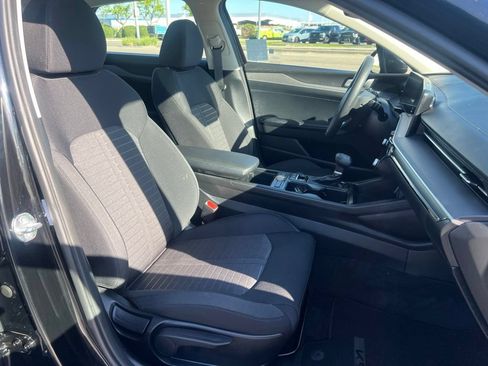 Used 2025 Kia K5 LXS FWD image 37