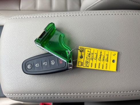 Used 2017 Ford Escape Titanium FWD image 34