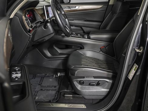 Used 2024 Volkswagen Atlas SEL Premium R-Line image 27