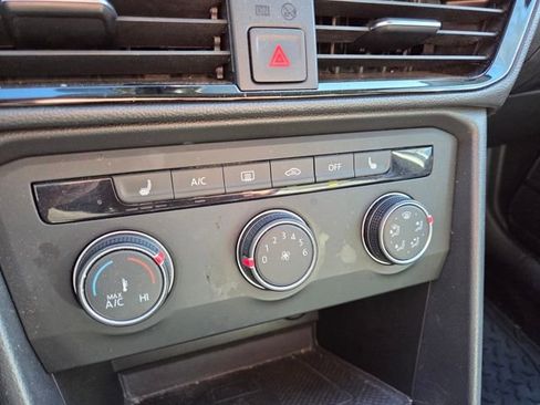 Used 2022 Volkswagen Taos SE image 12