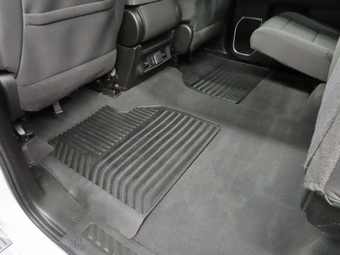 Used 2025 Chevrolet Silverado 2500 LT w/ Convenience Package image 45