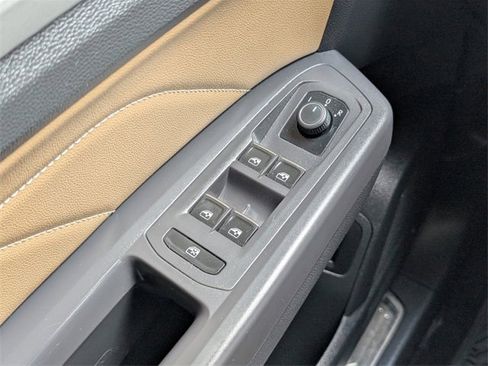 Used 2021 Volkswagen Atlas Cross Sport SE image 28