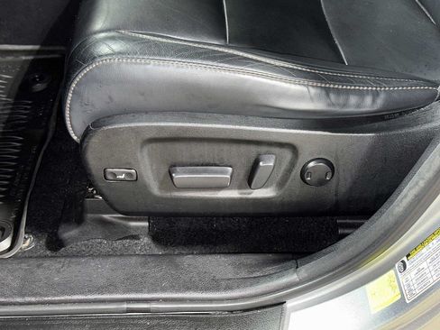 Used 2018 Toyota Highlander XLE w/ Protection Package #3 AWD/4WD image 25