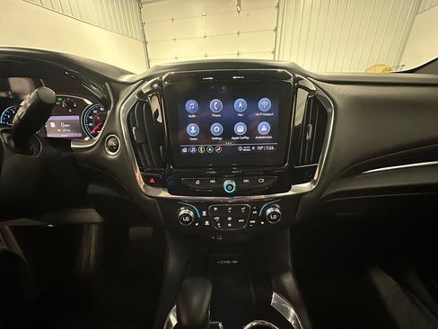Used 2023 Chevrolet Traverse RS AWD/4WD image 36