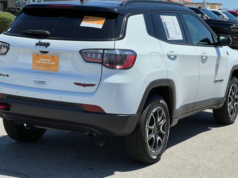 Certified 2025 Jeep Compass Trailhawk AWD/4WD image 7