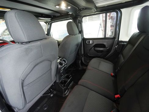 Used 2023 Jeep Wrangler Unlimited Rubicon AWD/4WD image 26