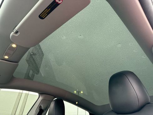 Used 2021 Tesla Model Y Long Range image 22