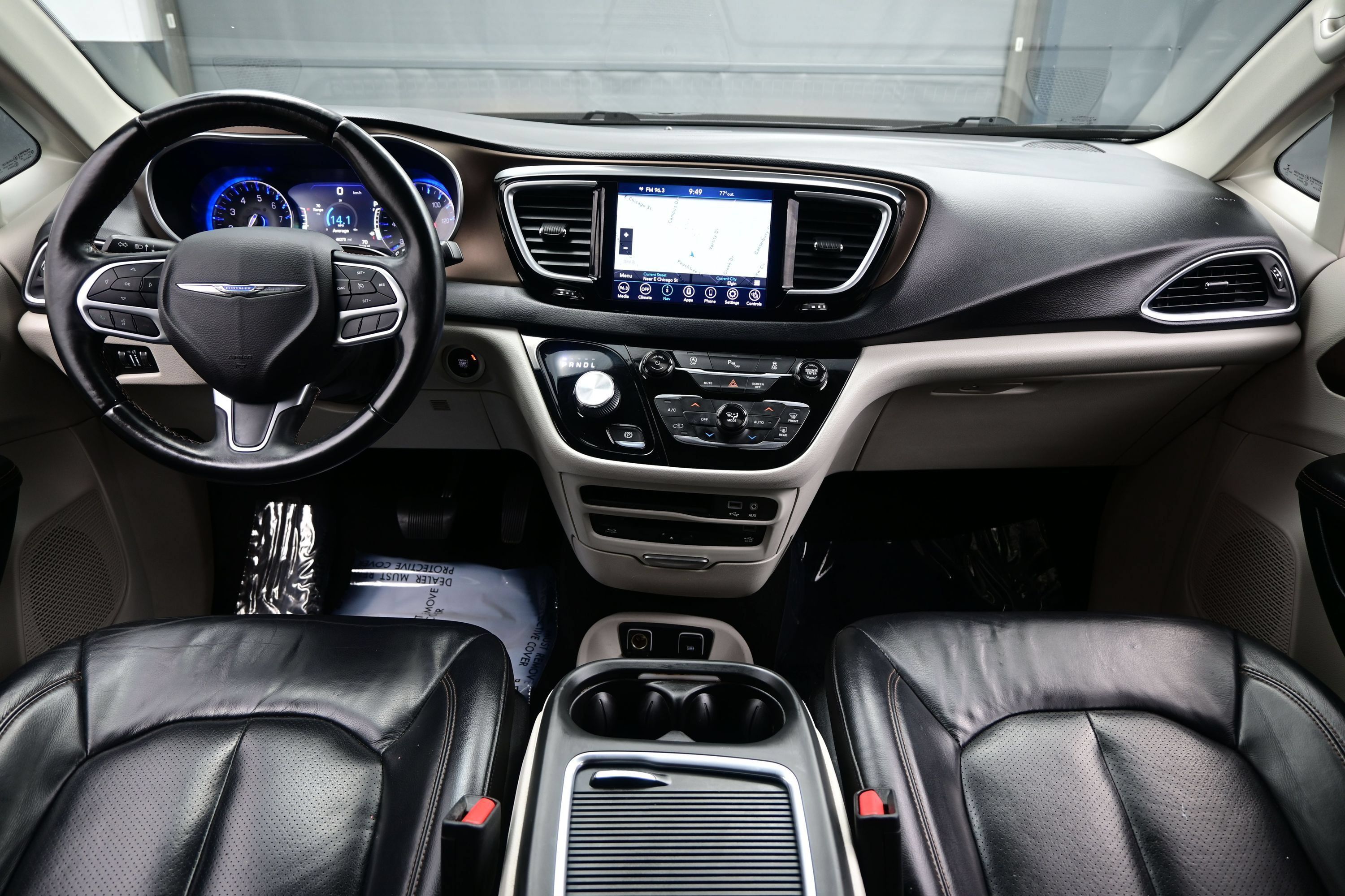 Used 2018 Chrysler Pacifica Touring-L Plus FWD image 18