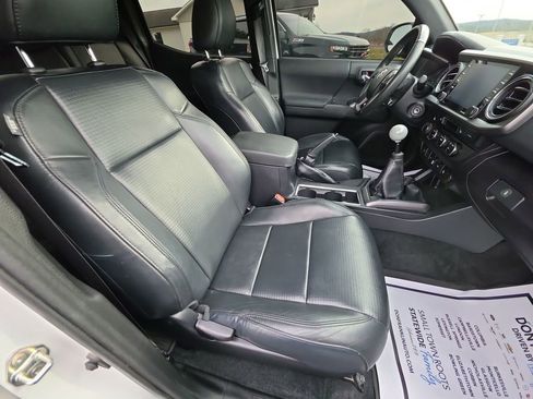 Used 2021 Toyota Tacoma TRD Sport w/ TRD Premium Sport Package image 14