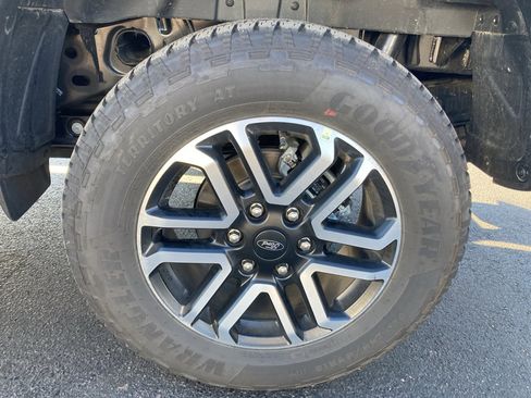 Used 2025 Ford Ranger Lariat w/ FX4 Off-Road Package image 16