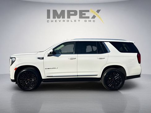 Used 2021 GMC Yukon Denali w/ Denali Premium Package AWD/4WD image 2