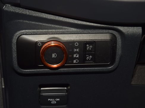 Used 2025 Ford Bronco Badlands AWD/4WD image 36