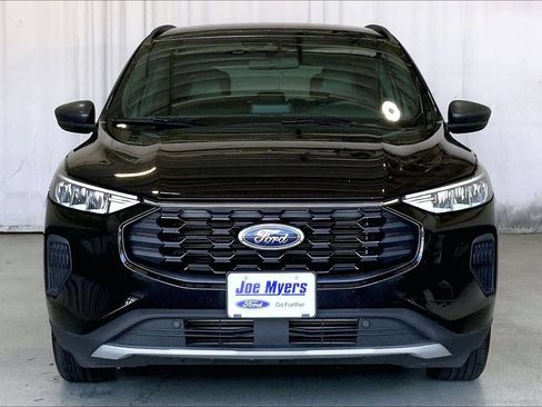 Used 2025 Ford Escape ST-Line FWD image 2