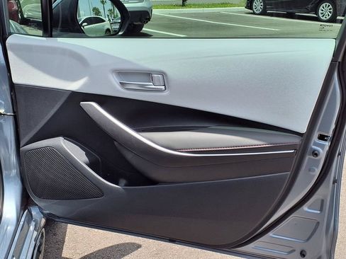 Used 2025 Toyota Corolla SE FWD image 12