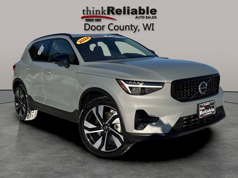 Used 2024 Volvo XC40 B5 Ultimate w/ Protection Package Premier image 7