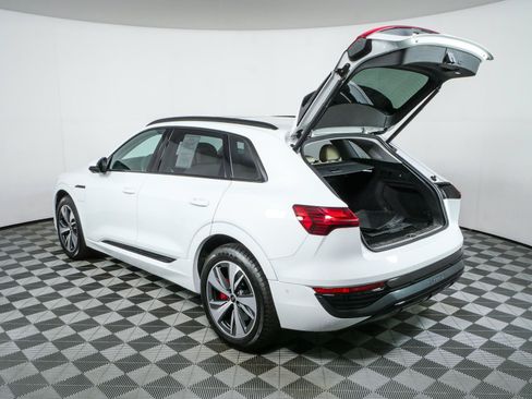 Used 2024 Audi Q8 e-tron Premium Plus AWD/4WD image 35