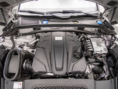 Used 2023 Porsche Macan GTS w/ Premium Package Plus AWD/4WD image 28