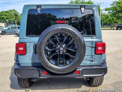 Used 2025 Jeep Wrangler Unlimited Sahara AWD/4WD image 7