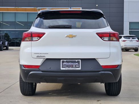 Used 2024 Chevrolet TrailBlazer LS w/ LS Confidence Package FWD image 8