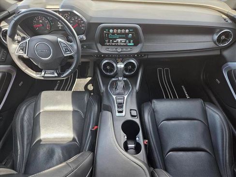 Used 2017 Chevrolet Camaro LT RWD image 21