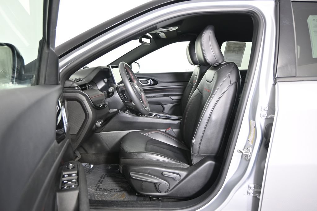 Used 2024 Jeep Compass Trailhawk AWD/4WD image 20
