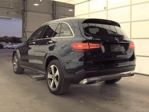Used 2018 Mercedes-Benz GLC 300 w/ Premium Package image 9