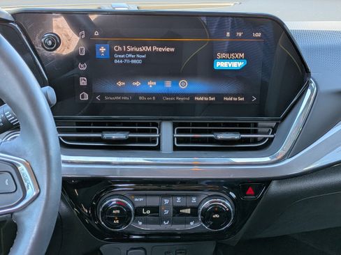 Used 2025 Chevrolet Trax ACTIV w/ Driver Confidence Package image 5