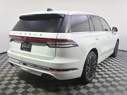 Certified 2025 Lincoln Aviator Black Label AWD/4WD image 6