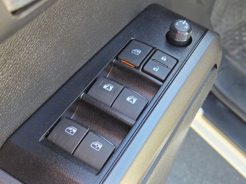 Used 2023 Toyota Tacoma TRD Off-Road w/ Black Out Package (TMS) image 18