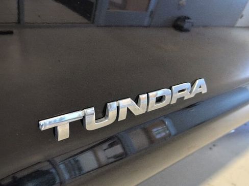 Used 2011 Toyota Tundra 4x4 CrewMax w/ SR5 Pkg image 9