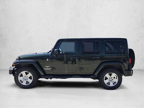 Used 2011 Jeep Wrangler Unlimited Sahara w/ Connectivity Group image 9