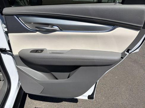 Used 2024 Cadillac XT5 Premium Luxury image 16