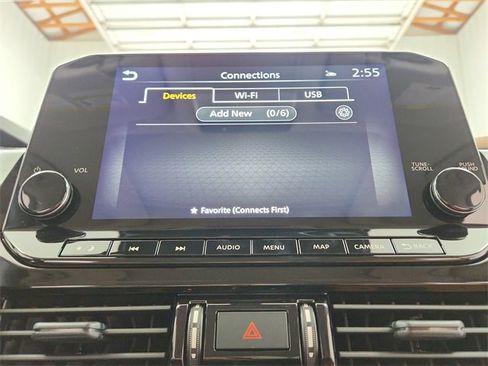 Used 2025 Nissan Pathfinder Platinum w/ Black Appearance Package image 33