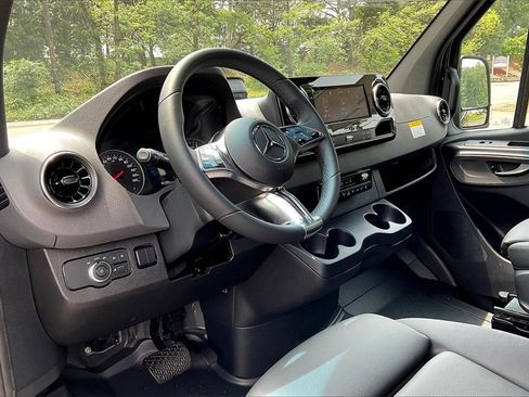 New 2025 Mercedes-Benz Sprinter 2500 image 5