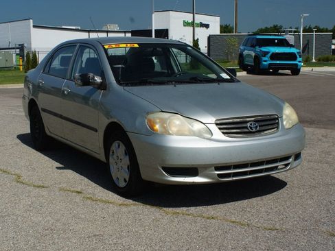 Used 2003 Toyota Corolla Sedan FWD image 2