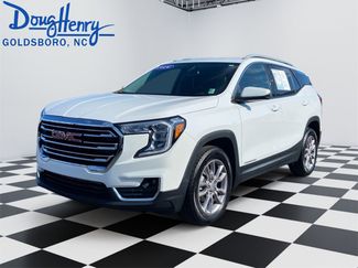 Used 2024 GMC Terrain SLT image 1