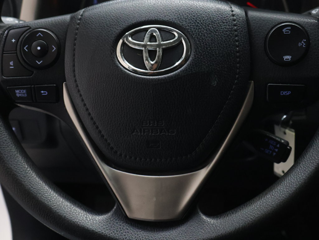 Used 2015 Toyota RAV4 LE FWD image 18