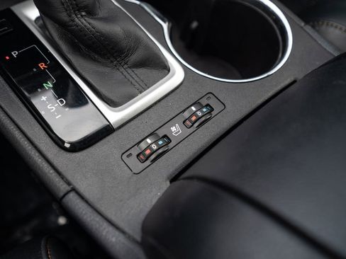 Used 2016 Toyota Highlander Limited image 23