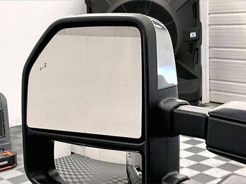 Used 2023 Ford F350 Platinum w/ Tremor Off-Road Package image 37