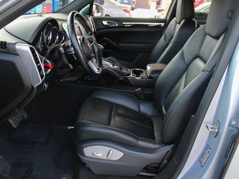 Used 2016 Porsche Cayenne AWD/4WD image 14