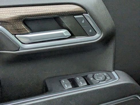 Used 2022 Chevrolet Silverado 1500 LT image 14