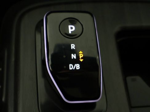 Used 2024 Nissan Ariya AWD image 58