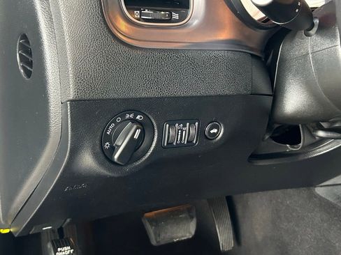 Used 2023 Dodge Charger SXT image 41