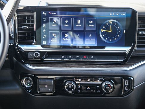 Used 2024 Chevrolet Silverado 2500 LT image 8