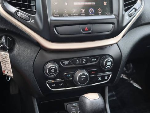 Used 2016 Jeep Cherokee 75th Anniversary AWD/4WD image 22