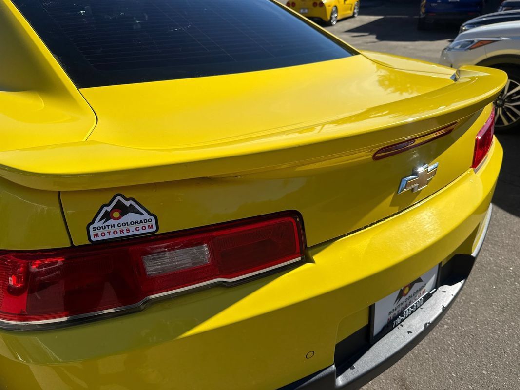 Used 2015 Chevrolet Camaro SS RWD image 16