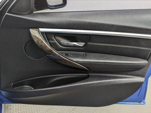 Used 2016 BMW 328i xDrive Sedan w/ M Sport Package image 21