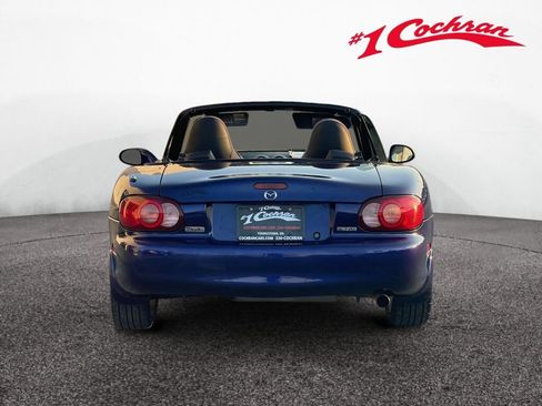Used 2004 MAZDA MX-5 Miata w/ Convenience Pkg RWD image 19
