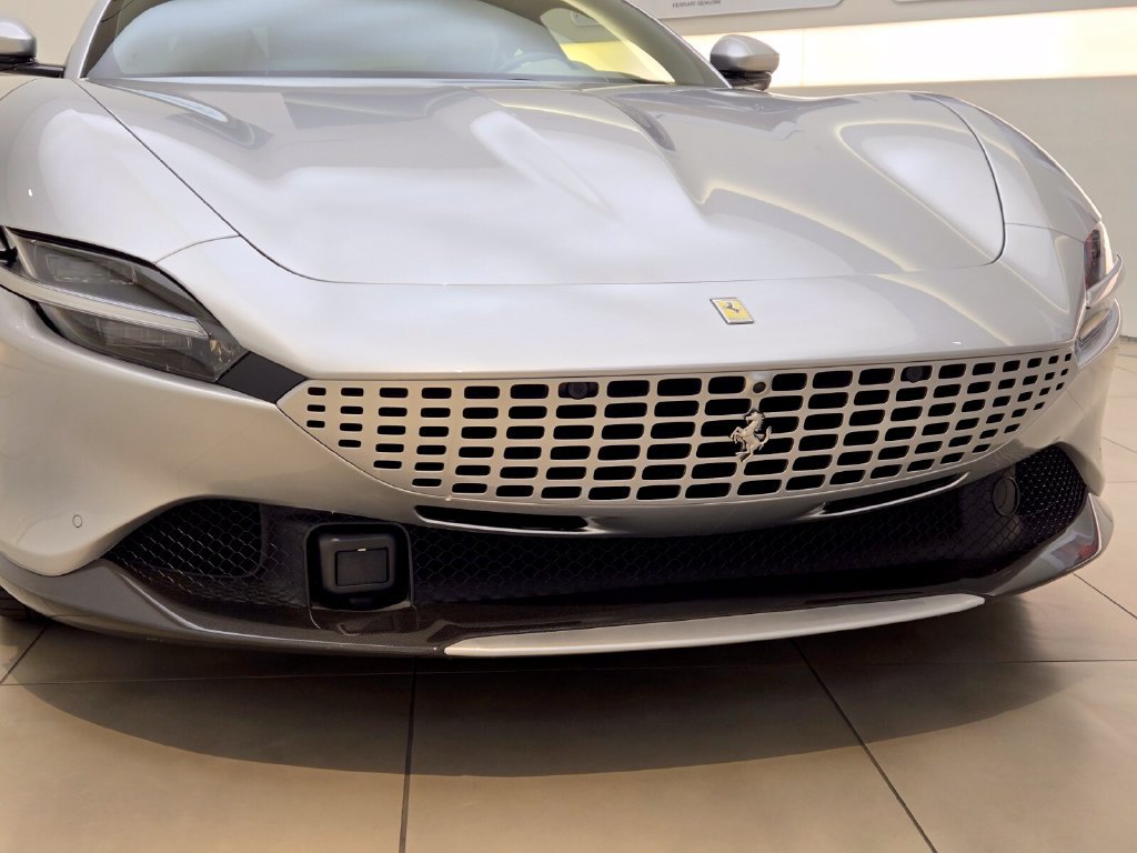 Used 2022 Ferrari Roma RWD image 4