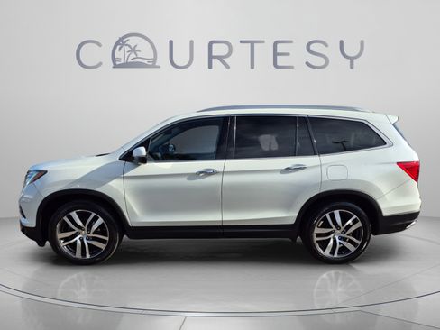 Used 2017 Honda Pilot Touring image 2